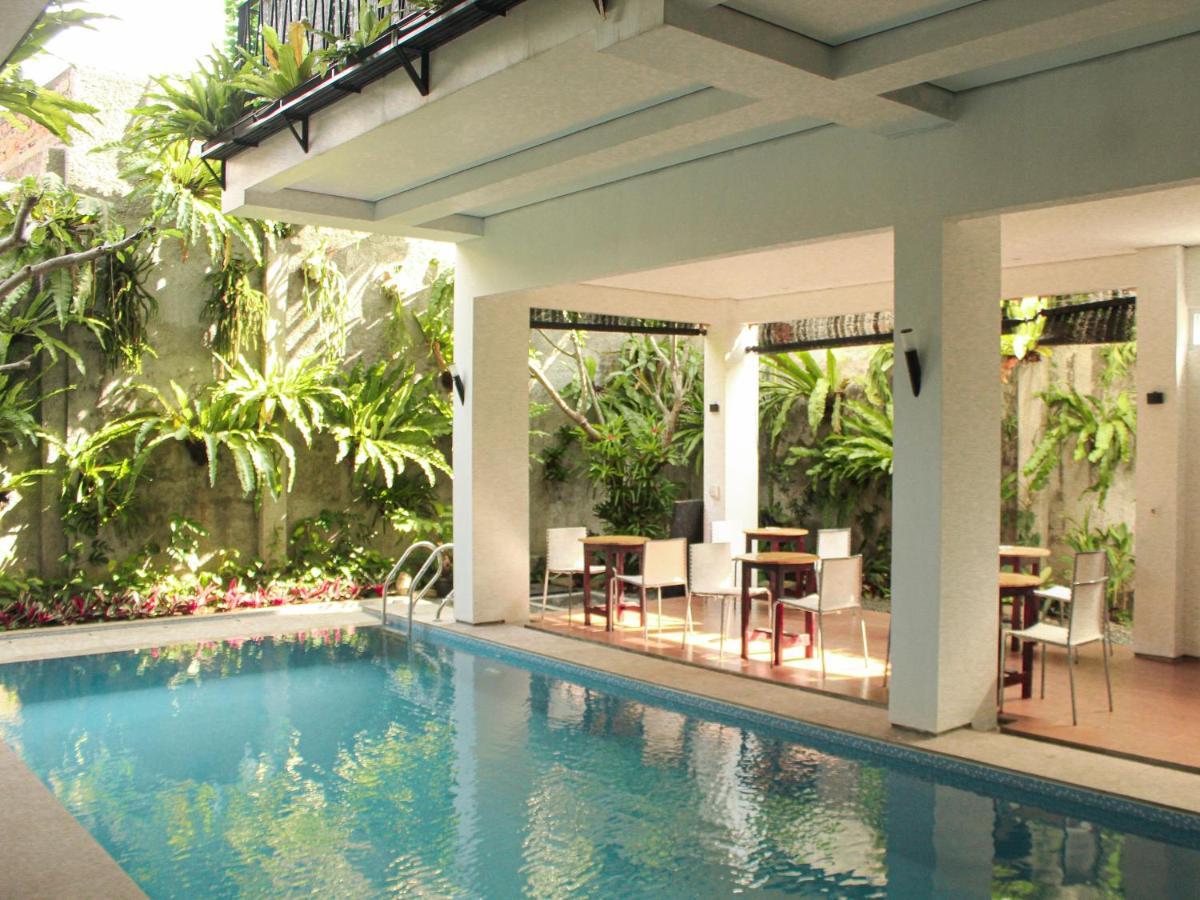 Rion Hostel Bogor Exterior foto