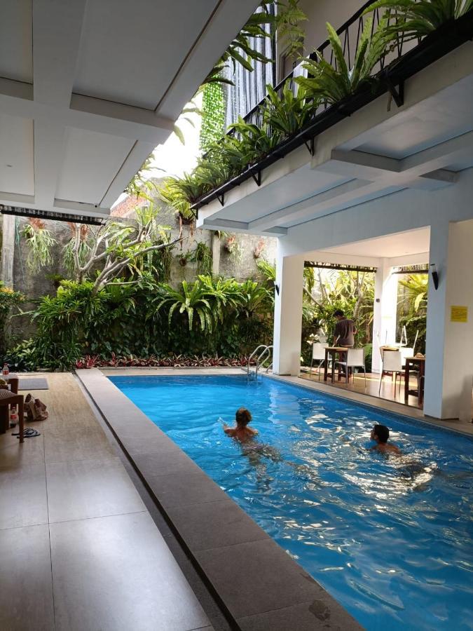 Rion Hostel Bogor Exterior foto